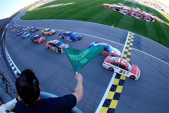 Ryan Blaney leads the field to green during the Monster Energy NASCAR Cup Series Go Bowling 400 at Kansas Speedway. [Photo by Chris Trotman/Getty Images]