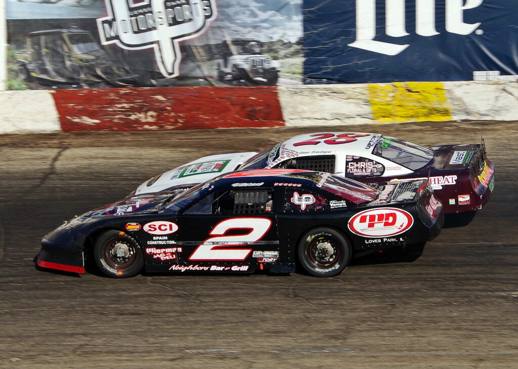 #2 Michael Bilderback, #28 Jesse Bernhagen. [photo by Roy Schmidt]