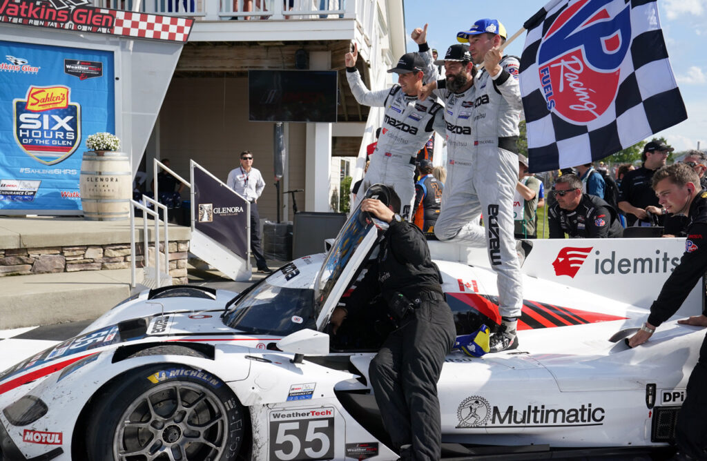 Race winning Mazda squad. [Jack Webster photo]